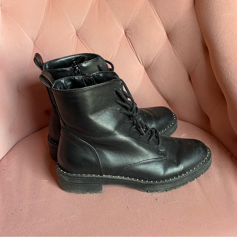 Stylish Black Women's Boots